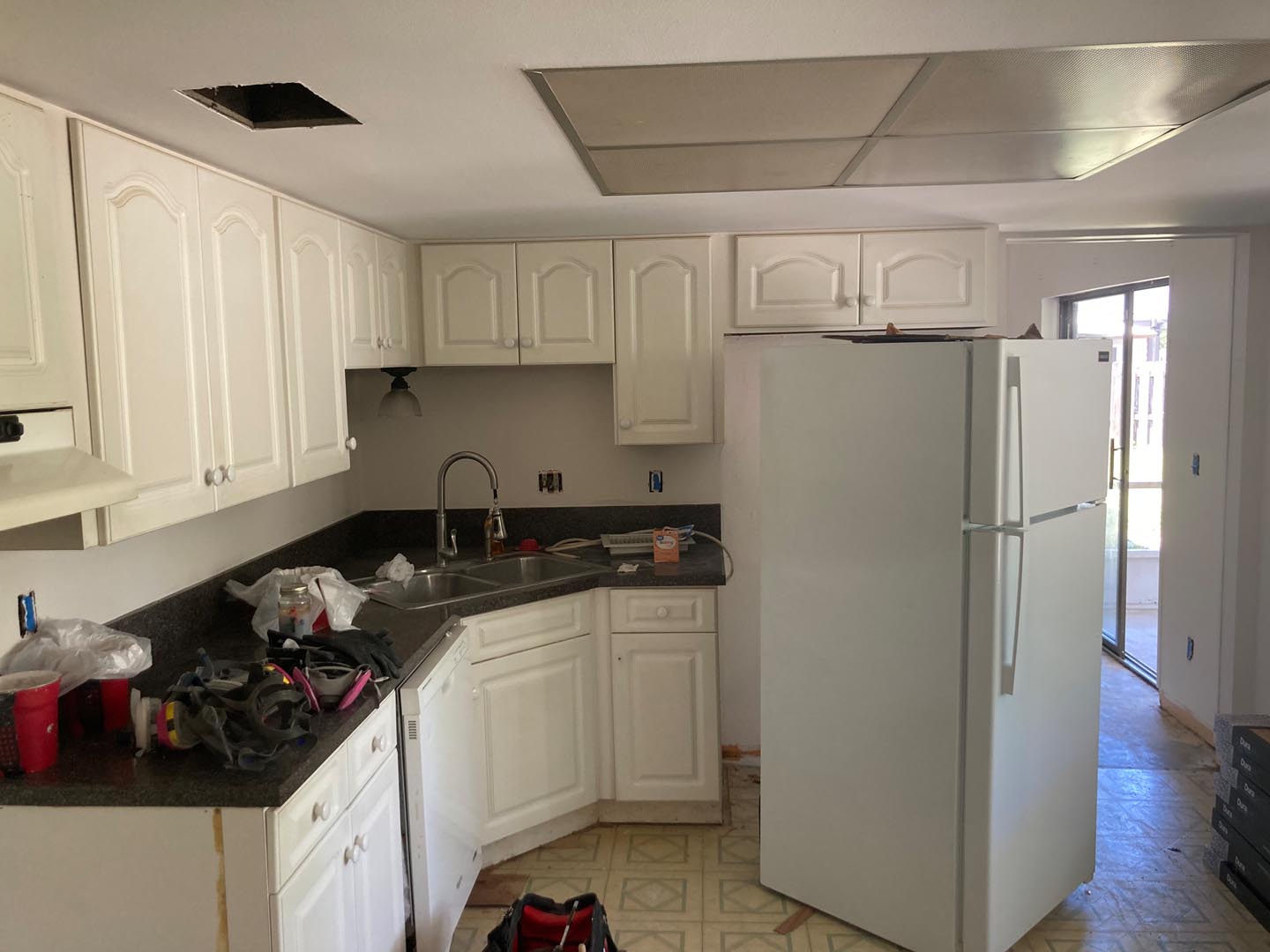 Kitchen Cabinet countertop and Flooring Installation in Brevard FL by Improve Your Foxhole Home Renovation (2)
